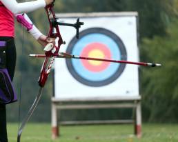 5 cose da fare al primo anno di università: tiro con l'arco